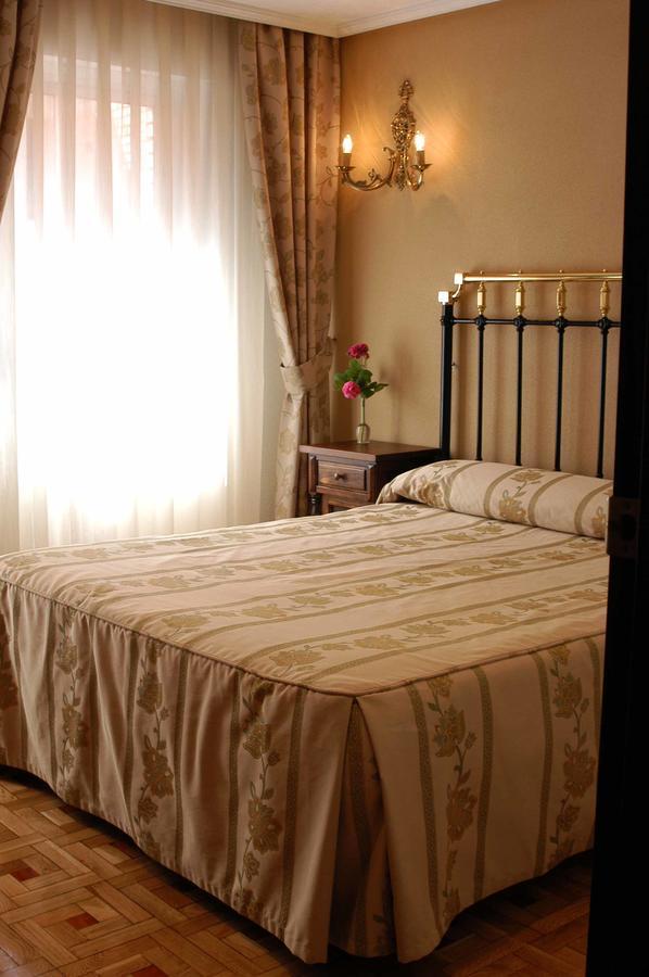 Hotel Julia Aranda de Duero Ruang foto
